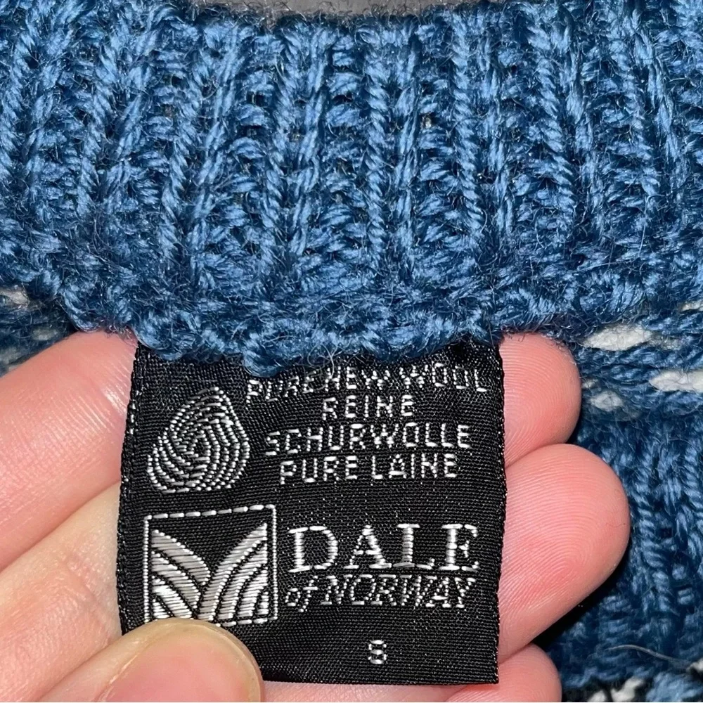 Vintage Dale of Norway blue and white sweater - Picture 5 of 9